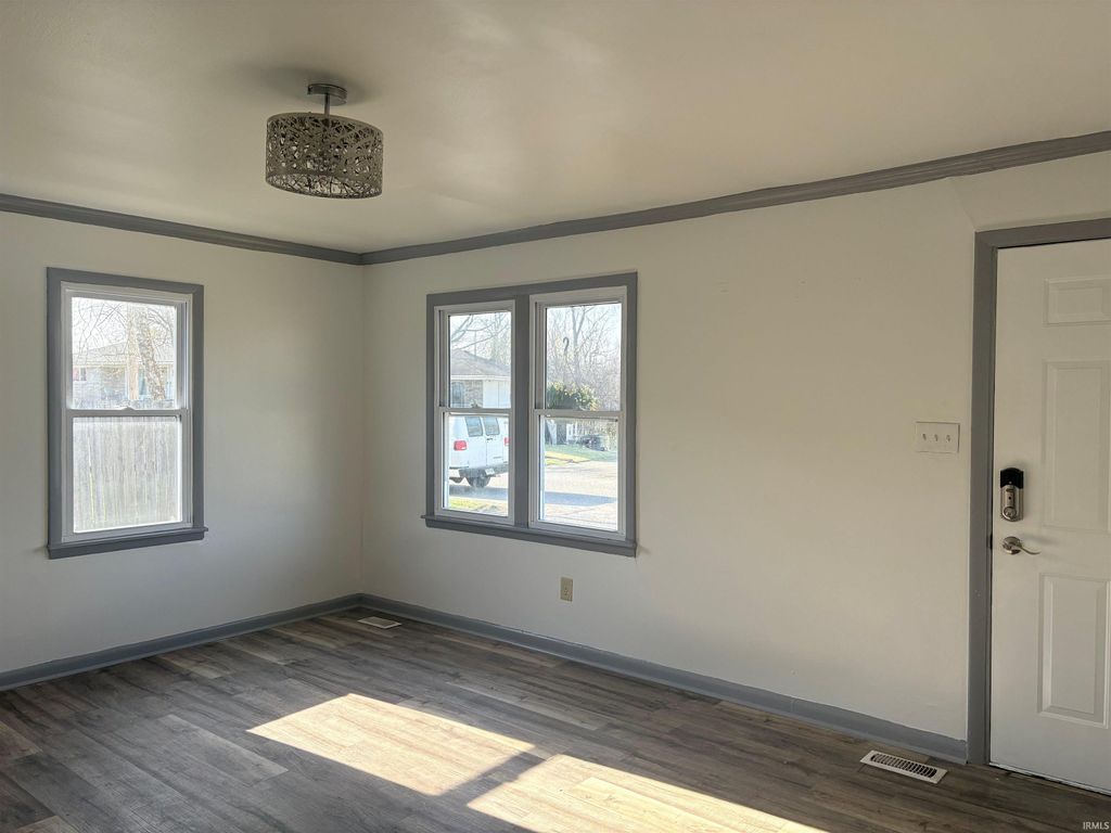 Photo of 2172 Enlow Avenue, Evansville, IN 47711 (MLS # 202610411)