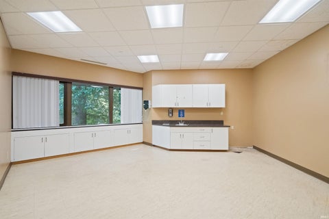 Tiny photo for 1015 Michigan Avenue, Logansport, IN 46974 (MLS # 202632587)