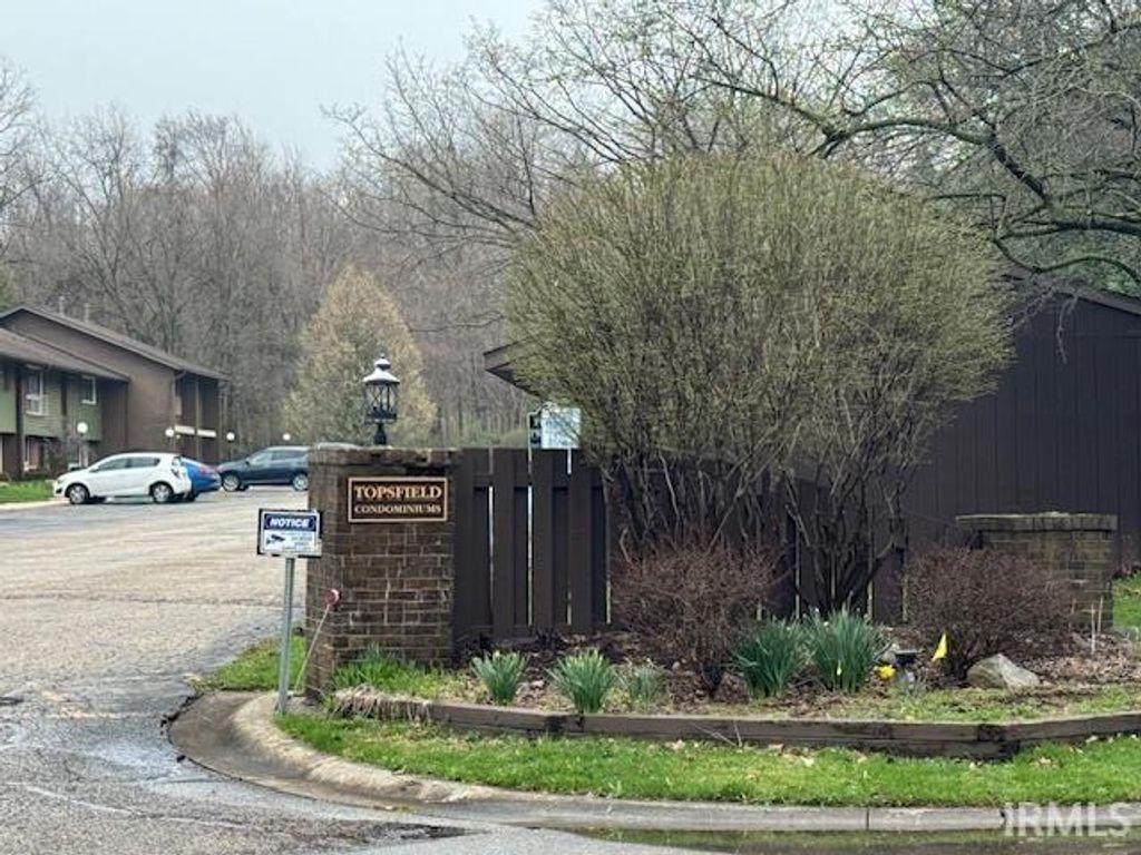 Photo of 2500 Topsfield Road #202, South Bend, IN 46614 (MLS # 202611219)