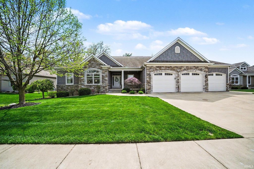Photo of 1810 Alfton Court, South Bend, IN 46614 (MLS # 202616286)