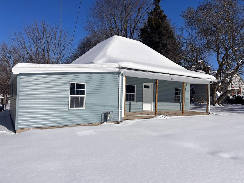 Photo of 303 E North Street, Winslow, IN 47598 (MLS # 202602872)