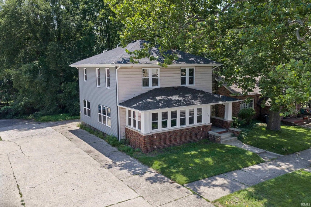Photo of 1022 E Colfax Avenue, South Bend, IN 46617 (MLS # 202627847)