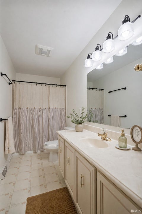 Tiny photo for 2940 W Bagley Drive, Kokomo, IN 46902 (MLS # 202627674)