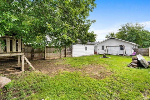 Tiny photo for 718 S Maple Street, Monticello, IN 47960 (MLS # 202624381)
