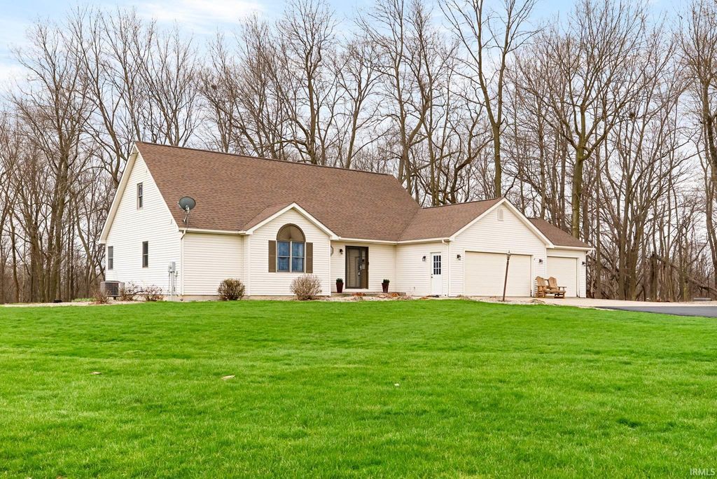 Photo of 5105 E State Road 14, Claypool, IN 46510 (MLS # 202610653)