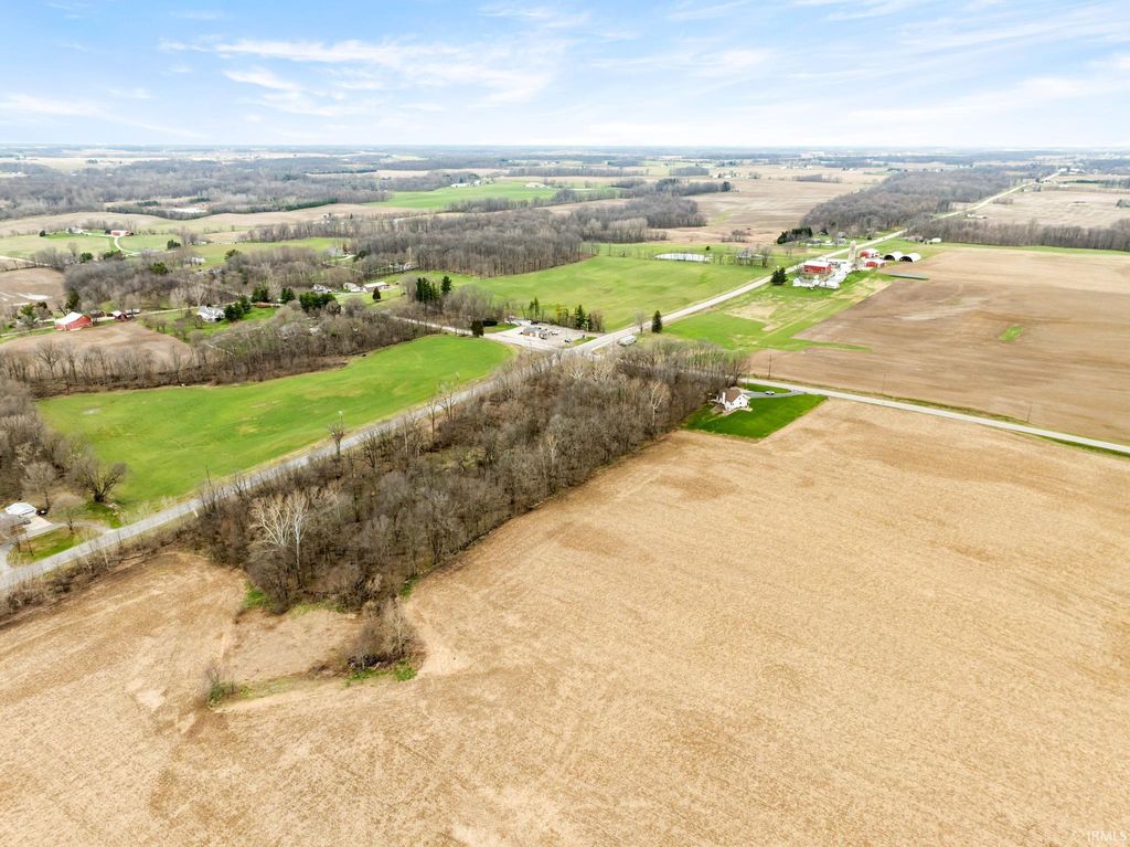 Photo of 5105 E State Road 14, Claypool, IN 46510 (MLS # 202610653)