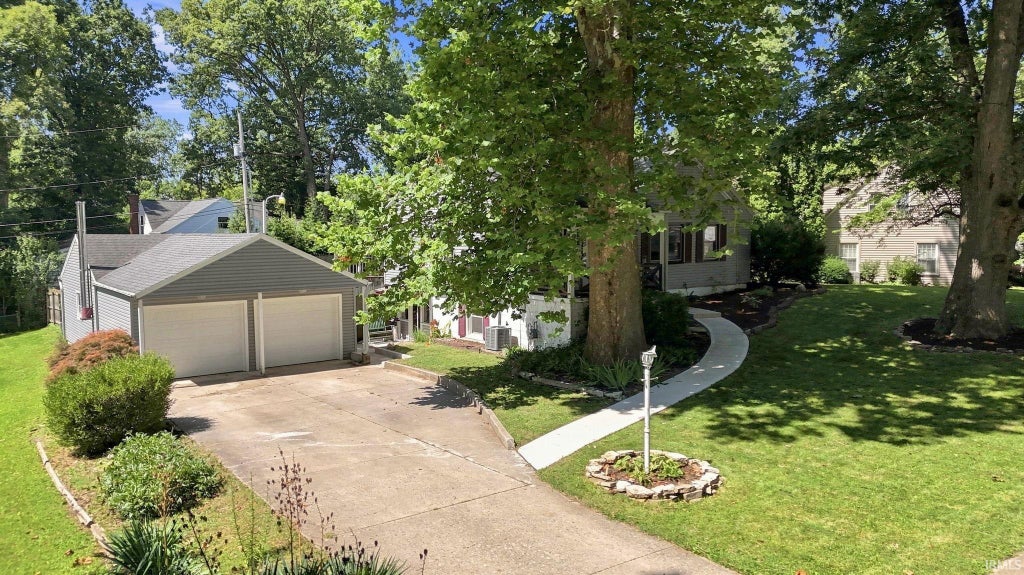 Photo of 3365 Garland Avenue, Fort Wayne, IN 46805 (MLS # 202634717)