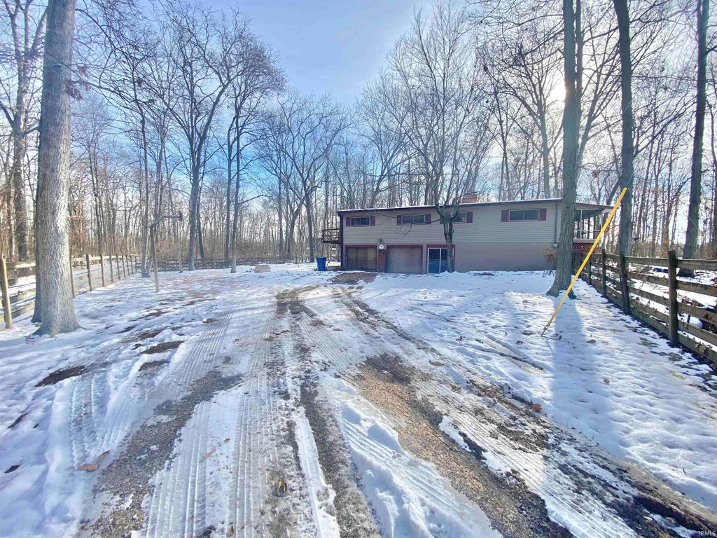 Photo of 1310 N CR 500 W, Muncie, IN 47304 (MLS # 202548368)