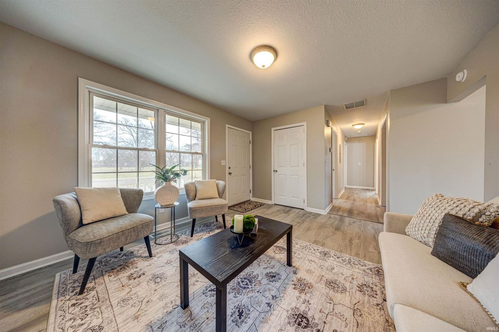 Photo of 1921 Shadewood Avenue, Evansville, IN 47713 (MLS # 202549298)