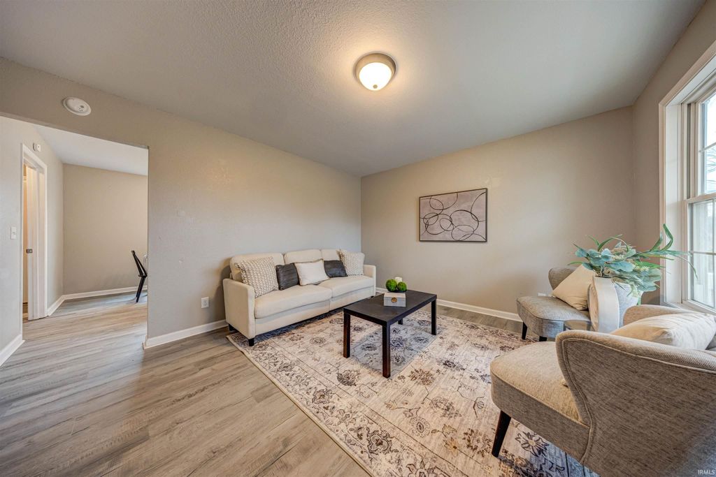 Photo of 1921 Shadewood Avenue, Evansville, IN 47713 (MLS # 202549298)