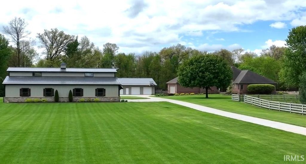 Photo of 12340 County Road 4, Middlebury, IN 46540 (MLS # 202616886)