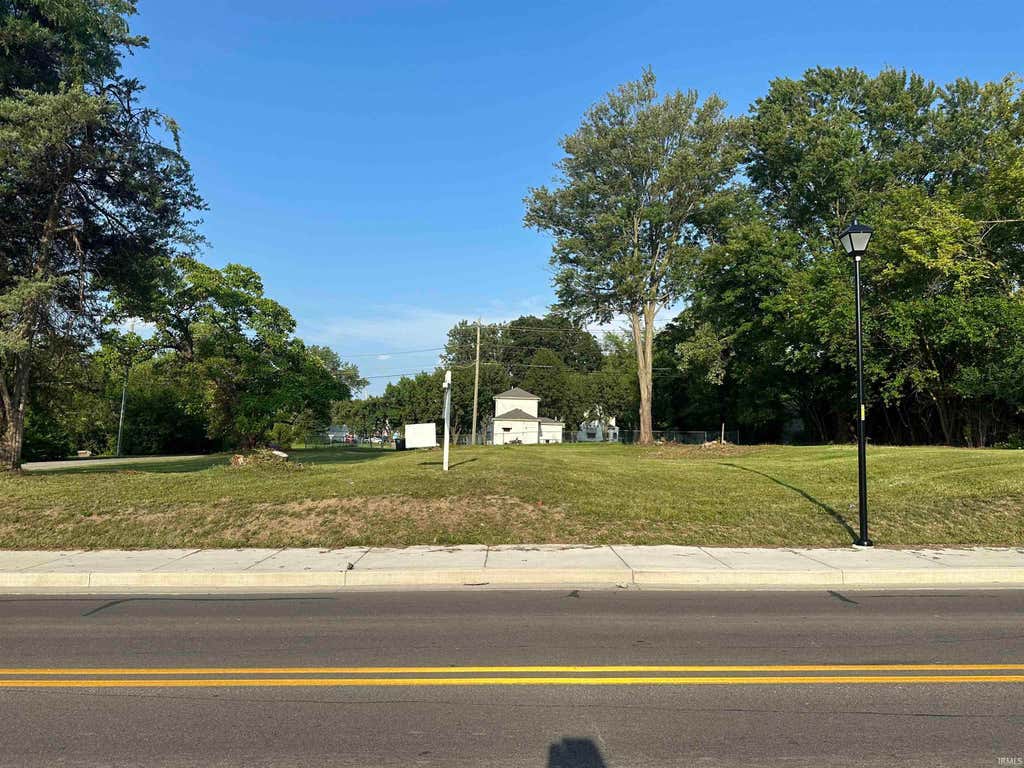 Photo of 2407 S Anthony Boulevard #41, Fort Wayne, IN 46803 (MLS # 202632999)