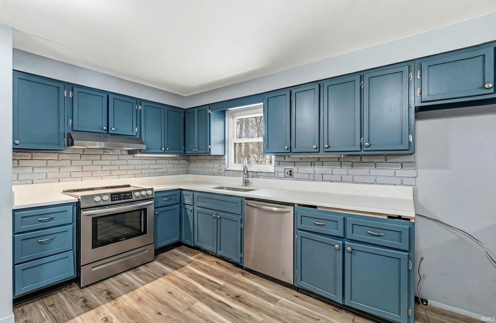 Photo of 402 Jenny Lane, Carmel, IN 46032 (MLS # 202549368)