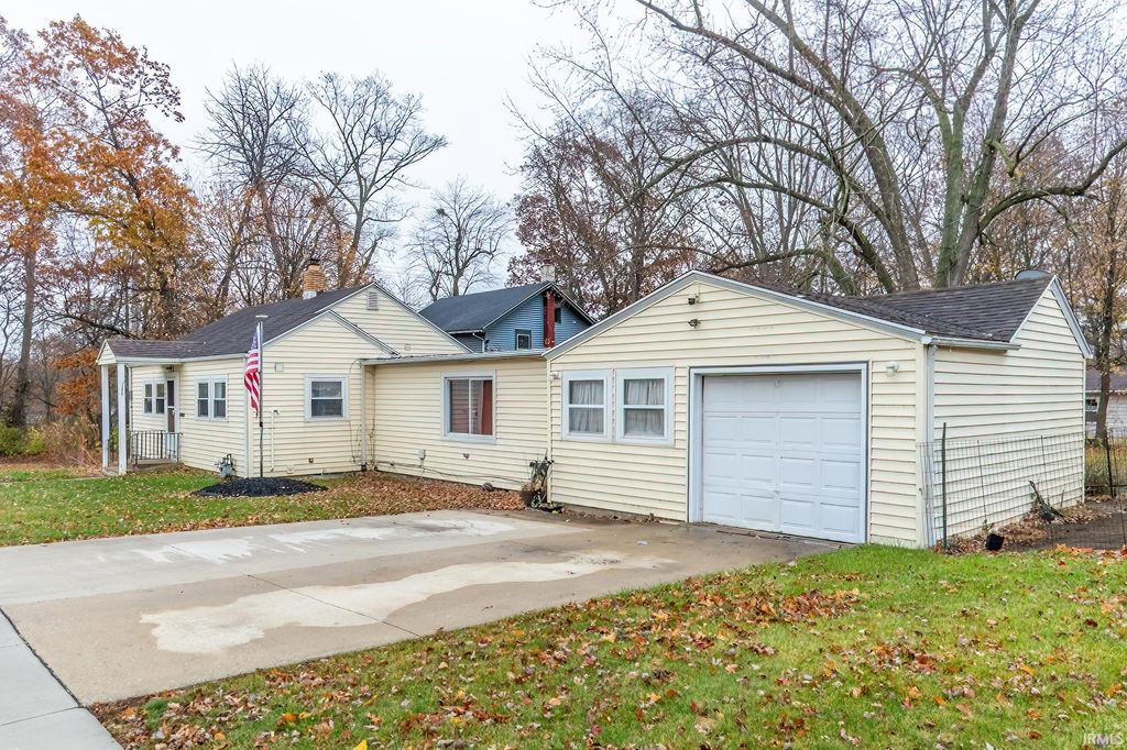 Photo of 508 Penn Avenue, Fort Wayne, IN 46805 (MLS # 202611512)
