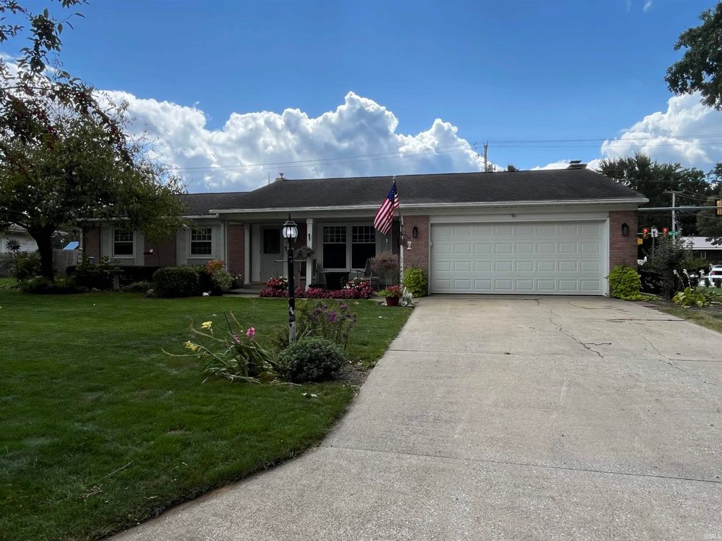 Photo of 1505 N Bay Drive, Elkhart, IN 46514 (MLS # 202544406)