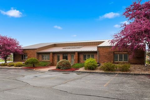 Photo of 3201 E Center Street, Warsaw, IN 46582 (MLS # 202616759)