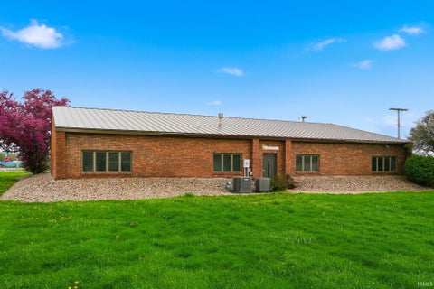 Tiny photo for 3201 E Center Street, Warsaw, IN 46582 (MLS # 202616759)