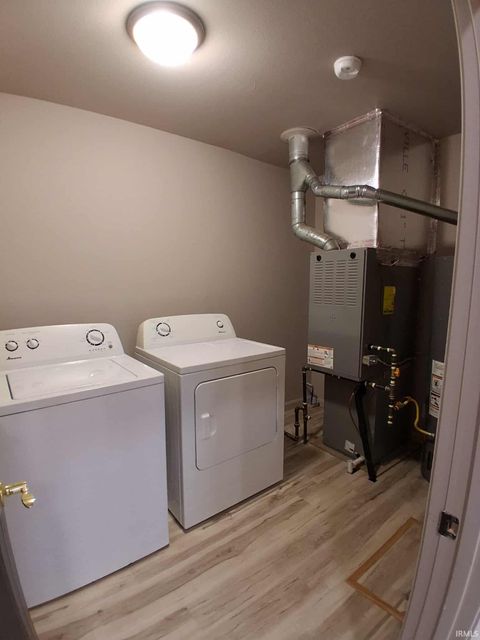 Tiny photo for 818 East Buckley Street, Kokomo, IN 46901 (MLS # 202543088)