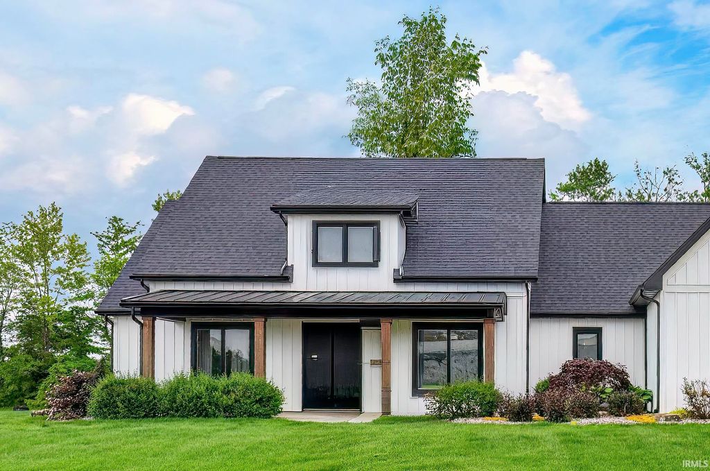 Photo of 4107 SE State Road 116, Bluffton, IN 46714 (MLS # 202619549)