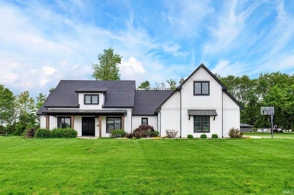 Photo of 4107 SE State Road 116, Bluffton, IN 46714 (MLS # 202619549)