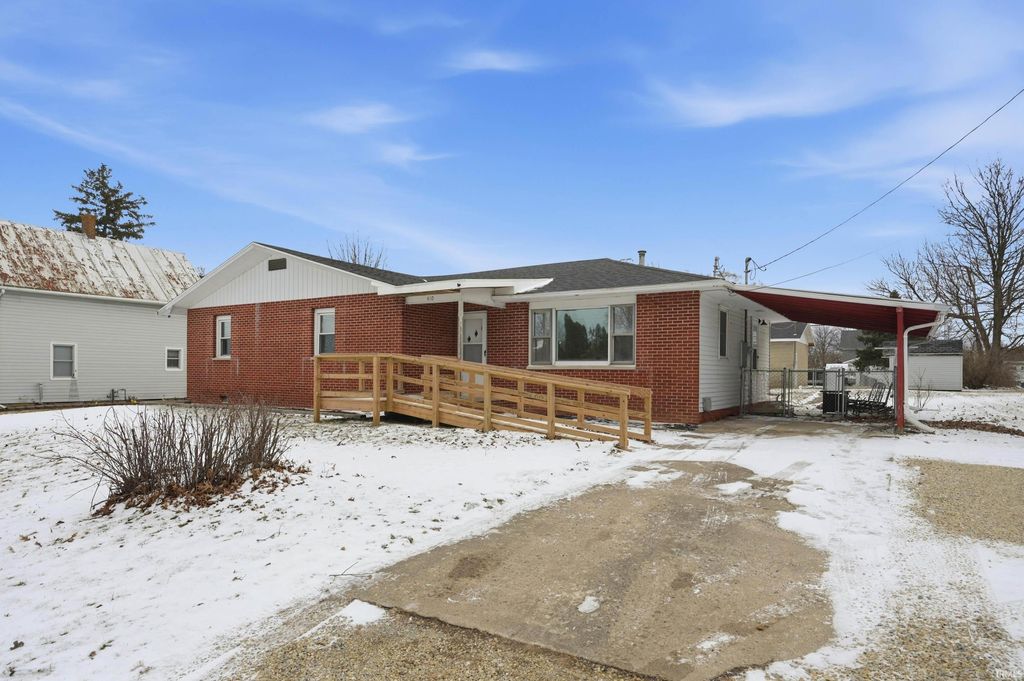 Photo of 410 N Mulberry Street, Farmland, IN 47340 (MLS # 202601993)
