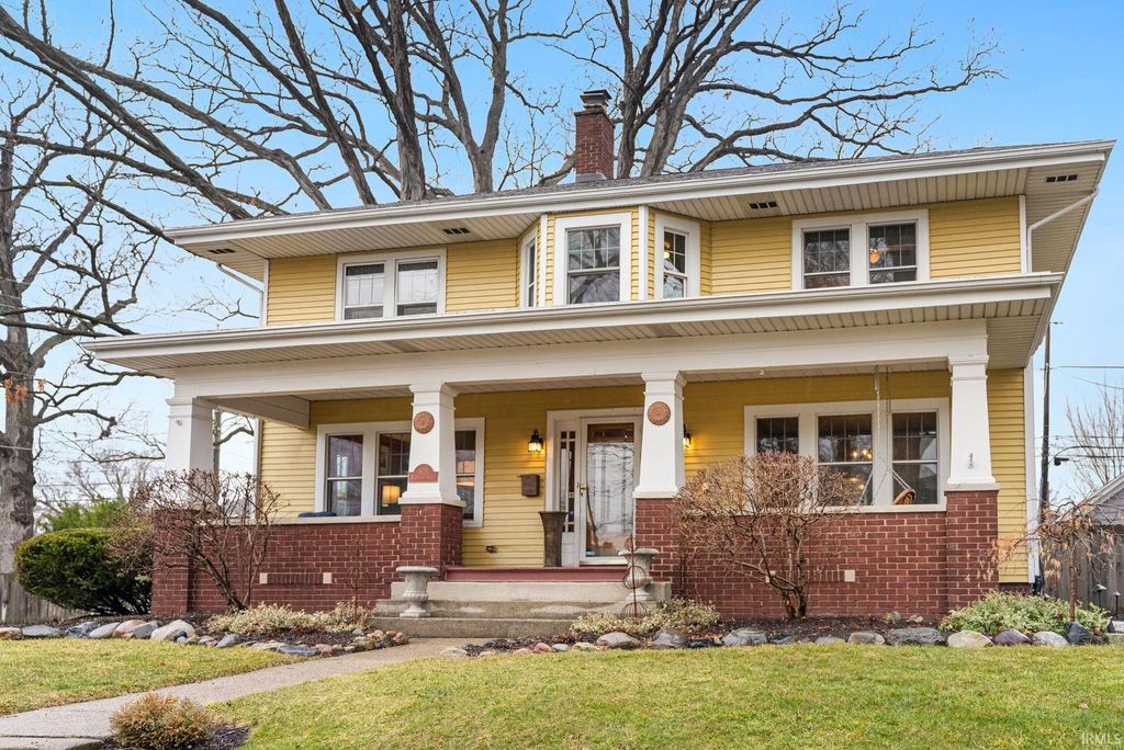 Photo of 628 W Oakdale Drive, Fort Wayne, IN 46807 (MLS # 202607250)