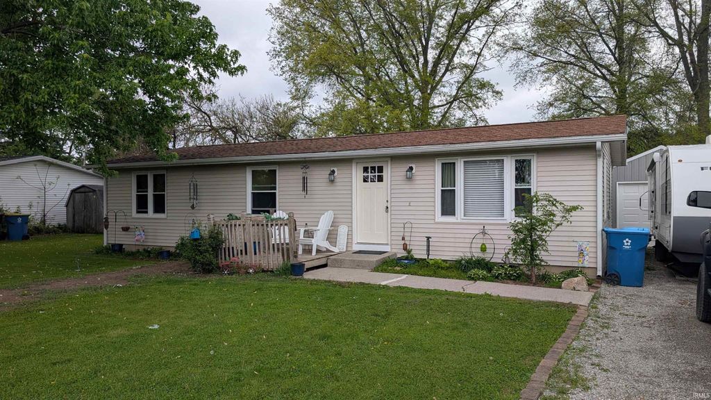 Photo of 723 W Horton Street, Bluffton, IN 46714 (MLS # 202615773)