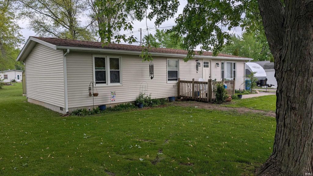 Photo of 723 W Horton Street, Bluffton, IN 46714 (MLS # 202615773)
