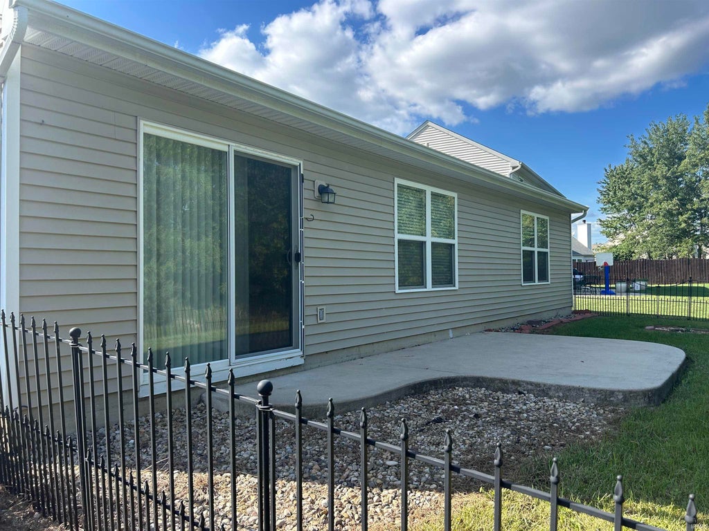 Photo of 1902 Clifty Parkway Parkway, Fort Wayne, IN 46808 (MLS # 202636920)