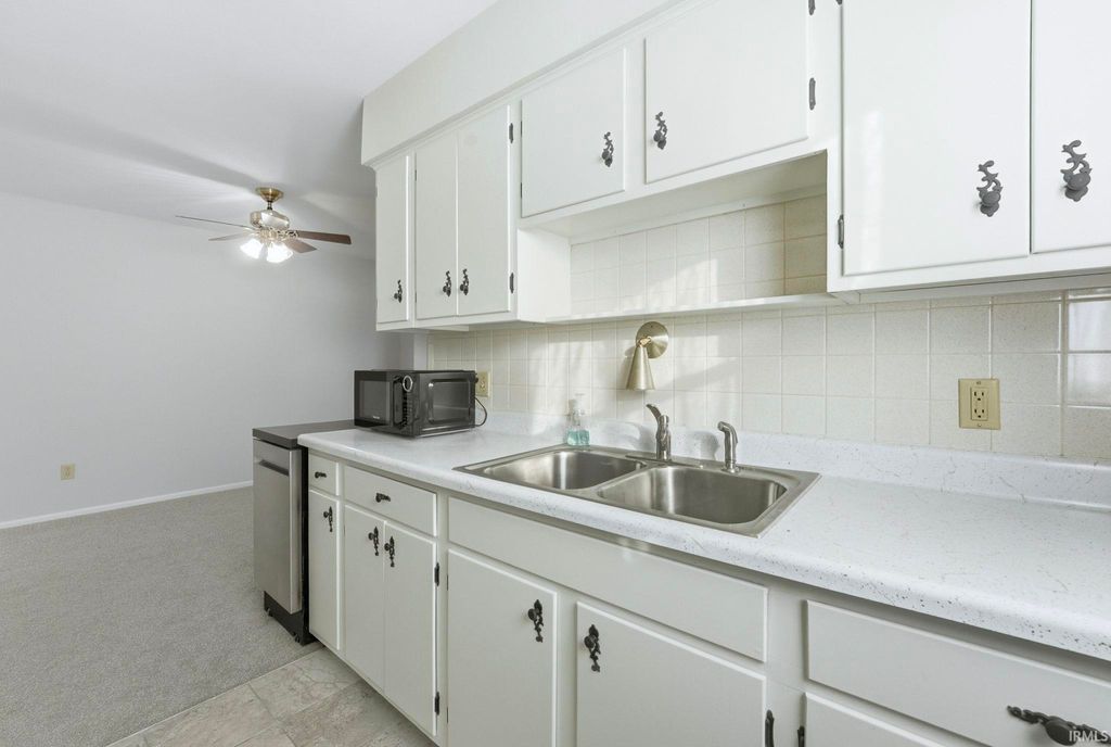 Photo of 6129 Lunada Drive, Fort Wayne, IN 46816 (MLS # 202548121)