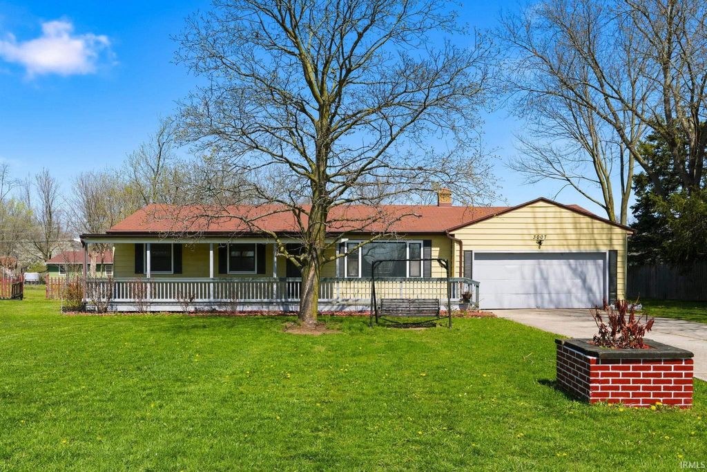 Photo of 3007 E Tillman Road, Fort Wayne, IN 46816 (MLS # 202617487)
