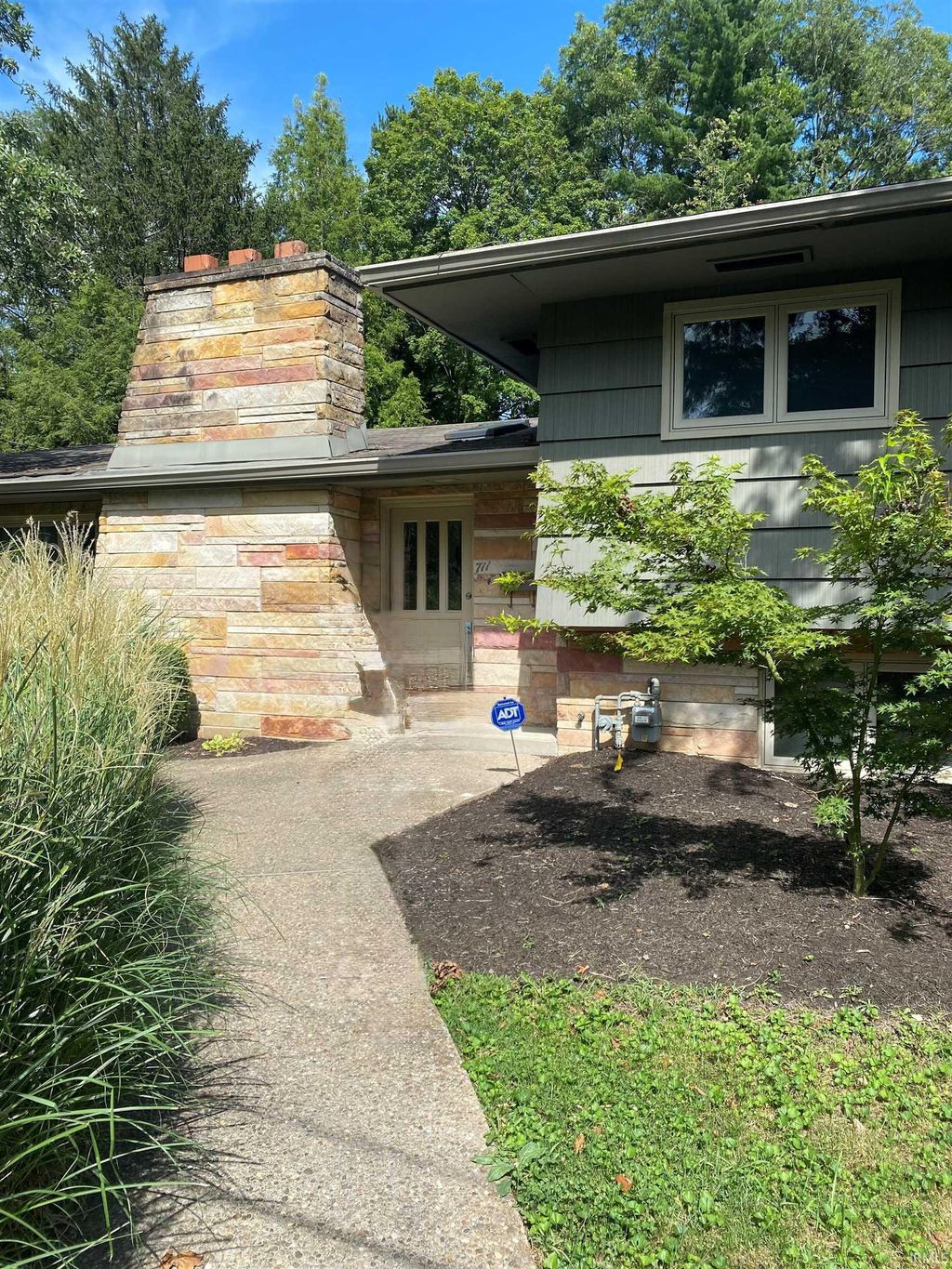 Photo of 711 S Clifton Avenue, Bloomington, IN 47401 (MLS # 202606747)