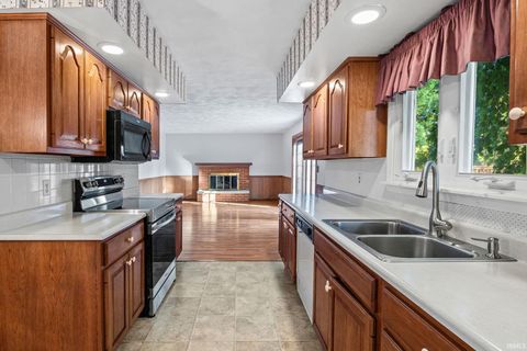 Tiny photo for 561 Golden Place, Lafayette, IN 47905 (MLS # 202541028)