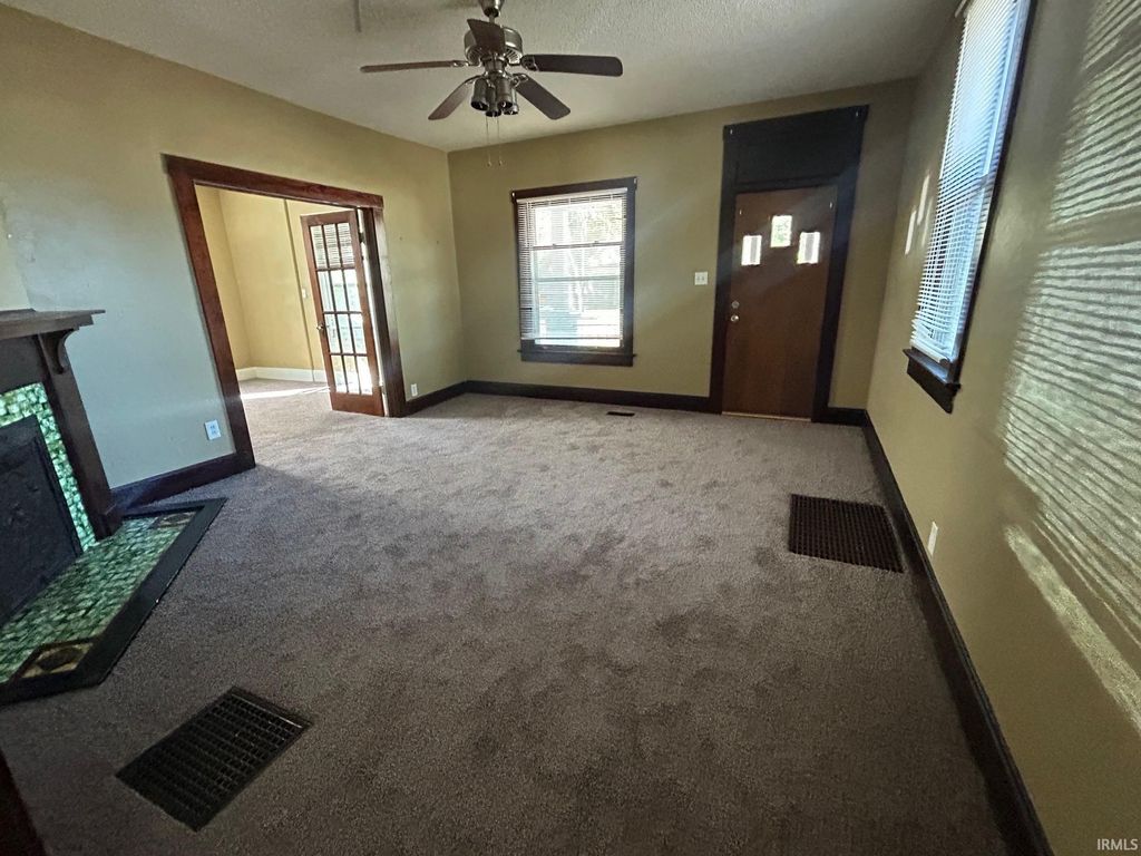 Photo of 4913 Stringtown Road, Evansville, IN 47711 (MLS # 202542202)