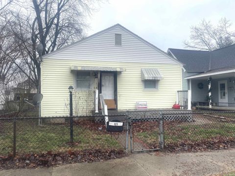 Photo of 121 Park Avenue, Logansport, IN 46947 (MLS # 202608780)