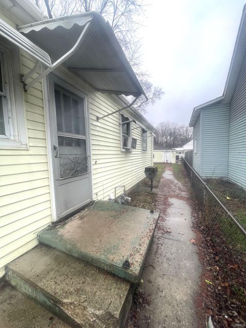 Tiny photo for 121 Park Avenue, Logansport, IN 46947 (MLS # 202608780)