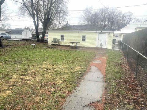 Tiny photo for 121 Park Avenue, Logansport, IN 46947 (MLS # 202608780)