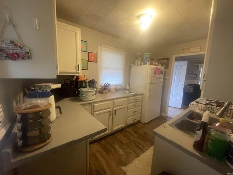 Tiny photo for 121 Park Avenue, Logansport, IN 46947 (MLS # 202608780)