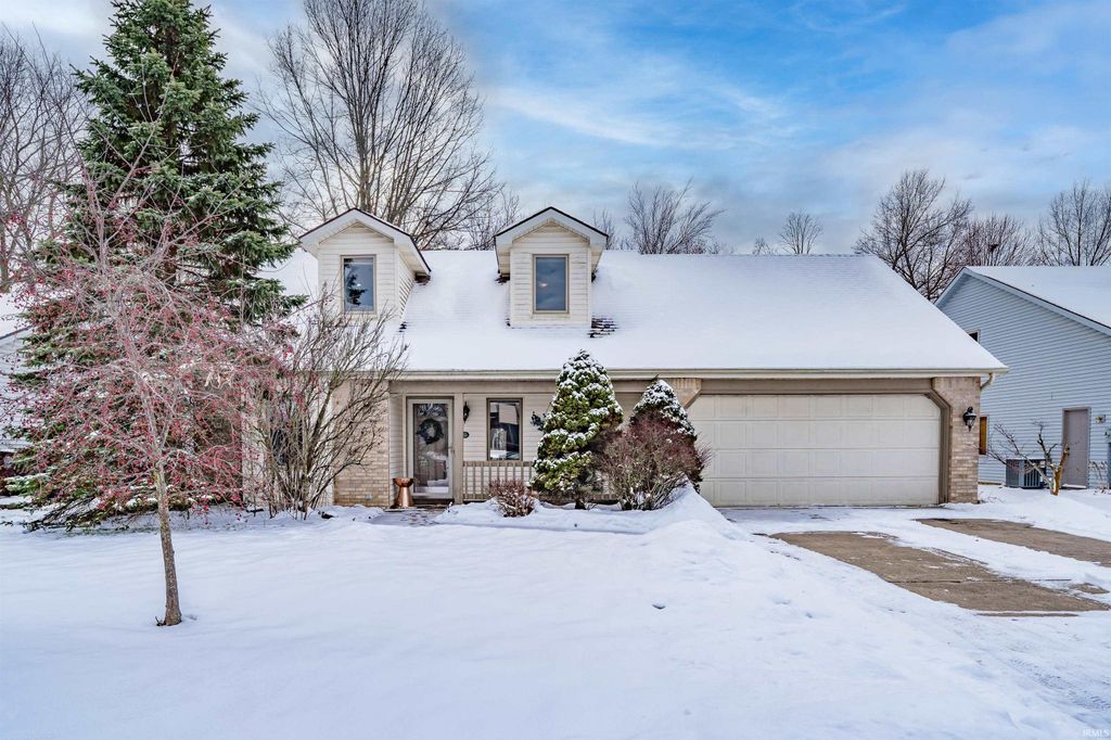 Photo of 1007 Woodland Springs Place, Fort Wayne, IN 46825 (MLS # 202600676)