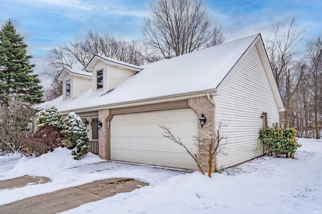 Photo of 1007 Woodland Springs Place, Fort Wayne, IN 46825 (MLS # 202600676)