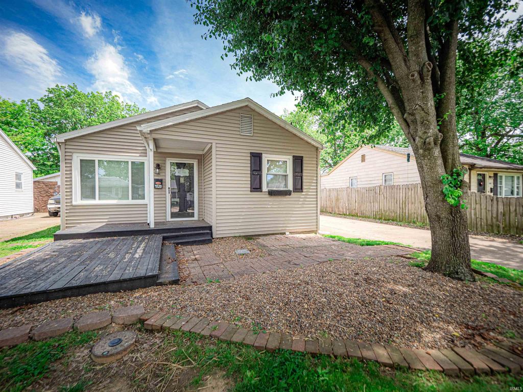 Photo of 1520 S Saint James Boulevard, Evansville, IN 47714 (MLS # 202539662)