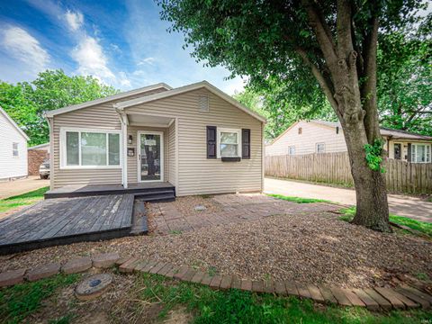 Photo of 1520 S Saint James Boulevard, Evansville, IN 47714 (MLS # 202539662)