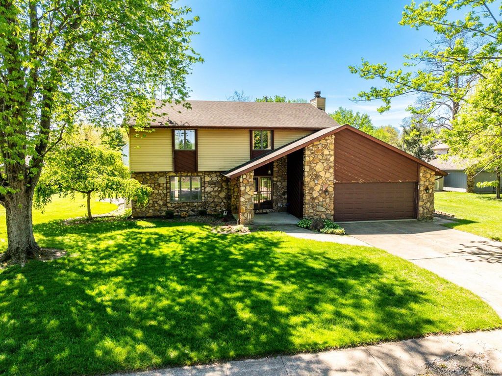 Photo of 3909 W Thornburg Drive, Muncie, IN 47304 (MLS # 202614348)