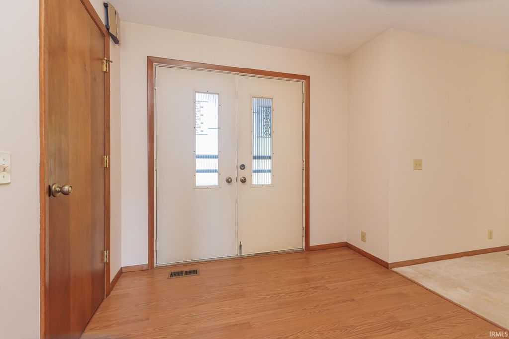 Photo of 3909 W Thornburg Drive, Muncie, IN 47304 (MLS # 202614348)