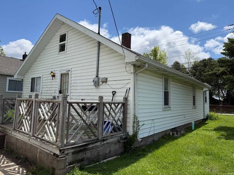 Tiny photo for 408 W Centennial Avenue, Muncie, IN 47303 (MLS # 202618405)