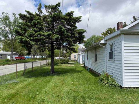 Tiny photo for 408 W Centennial Avenue, Muncie, IN 47303 (MLS # 202618405)