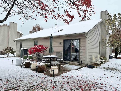 Tiny photo for 9433 Robin Meadow Place, Fort Wayne, IN 46835 (MLS # 202545467)