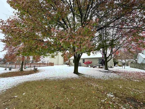 Tiny photo for 9433 Robin Meadow Place, Fort Wayne, IN 46835 (MLS # 202545467)