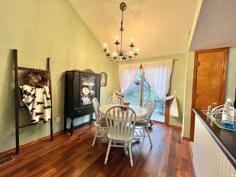 Tiny photo for 9433 Robin Meadow Place, Fort Wayne, IN 46835 (MLS # 202545467)