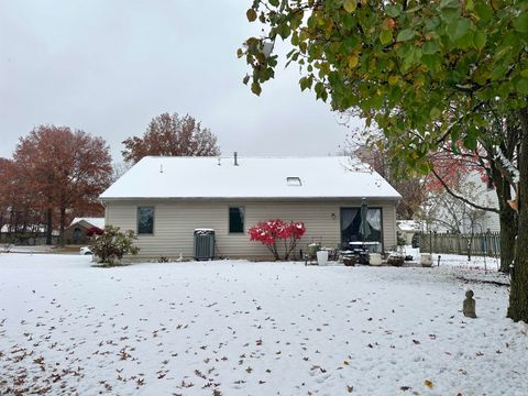 Tiny photo for 9433 Robin Meadow Place, Fort Wayne, IN 46835 (MLS # 202545467)
